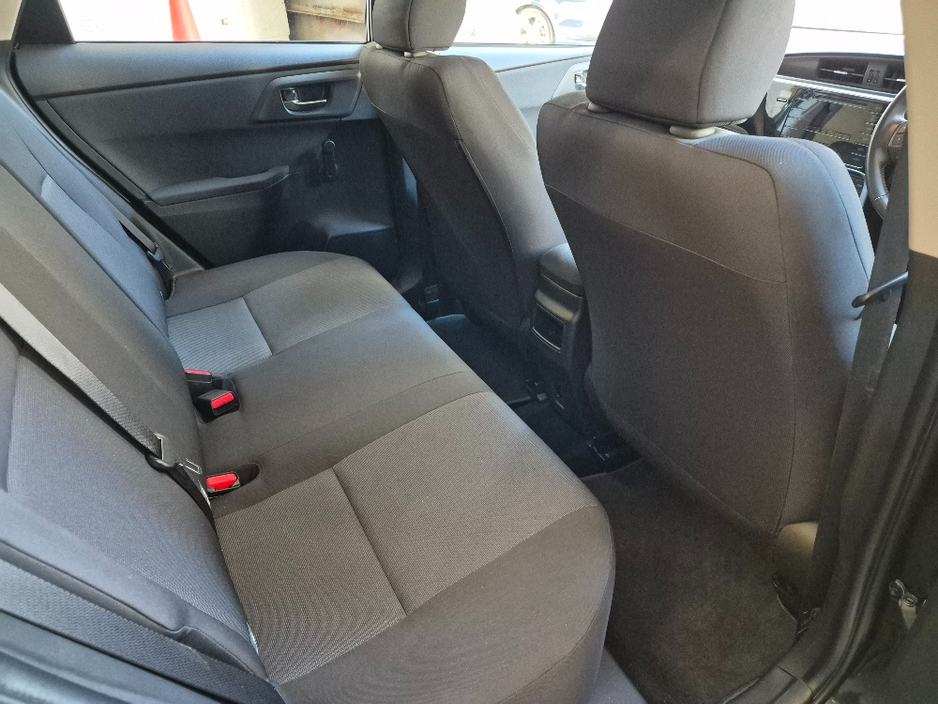 2018 Toyota Auris - image 18