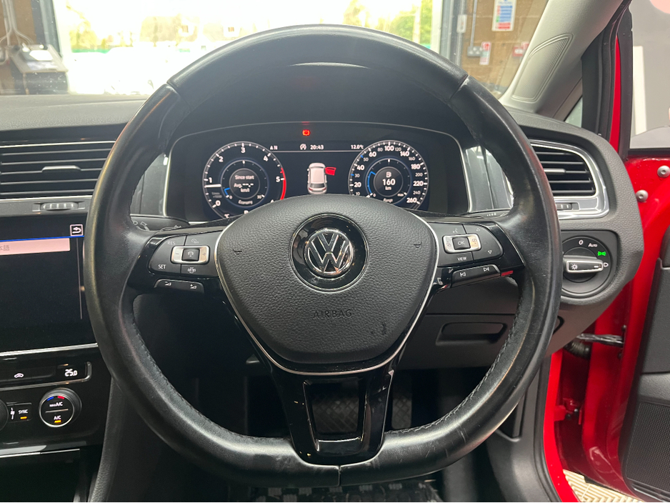 2019 Volkswagen Golf - image 8