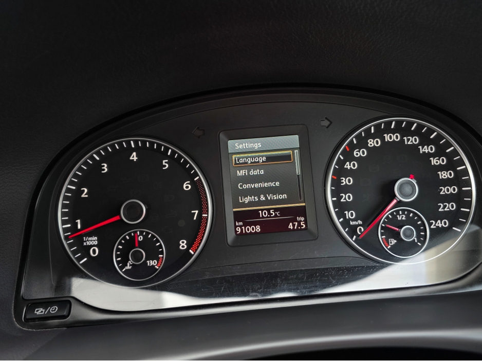 2013 Volkswagen Touran - image 11