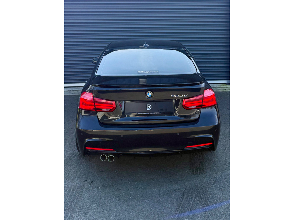 2016 BMW 3 Series - image 5