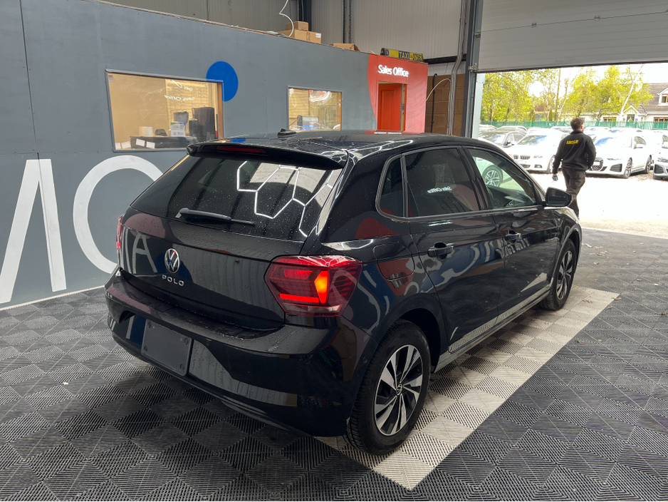2021 Volkswagen Polo - image 2