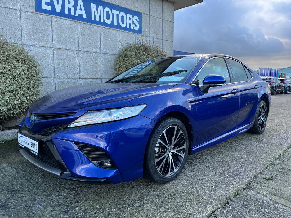 2019 Toyota Camry WS HYBRID AUTOMATIC 2.5 PETROL //HALF LEATHER SEATS//ELECTRIC DRIVERS SEAT//KEYLESS ENTRY//ADAPTIVE CRUISE CONTROL//REVERSE CAMERA// €25,950