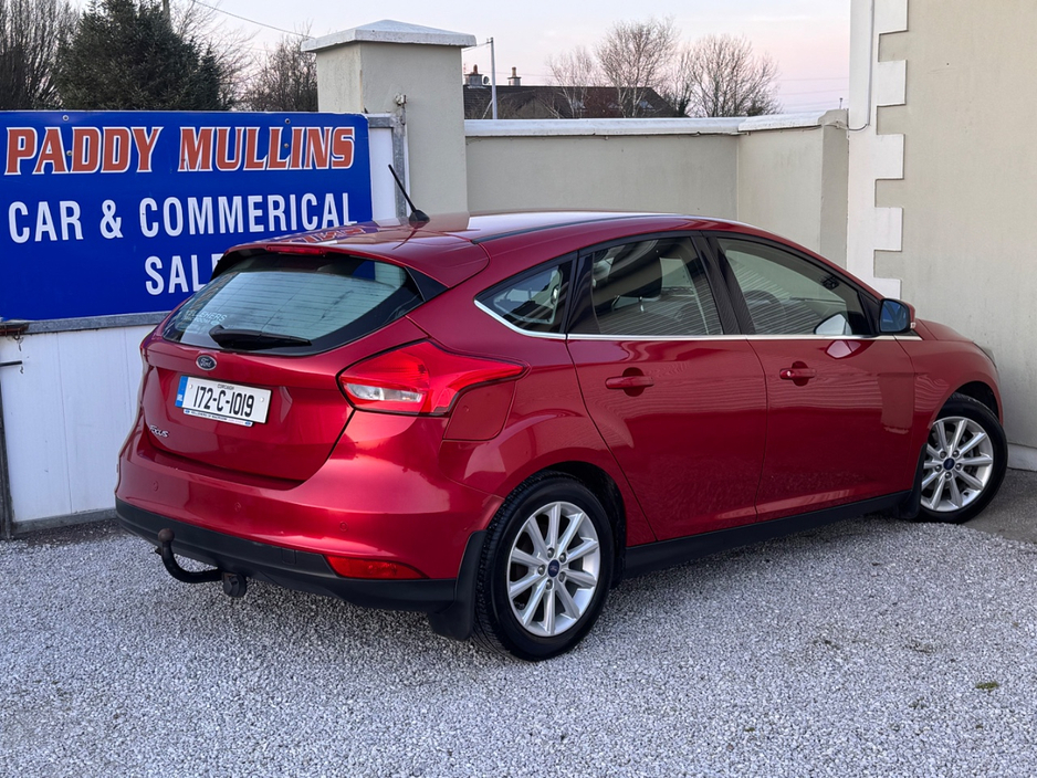 2017 Ford Focus - image 5