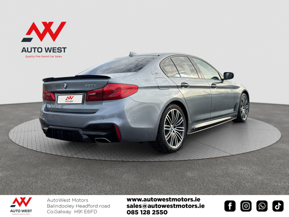 2018 BMW 5 Series - image 8