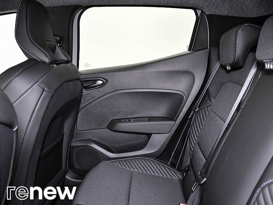 2025 Renault Clio - image 11