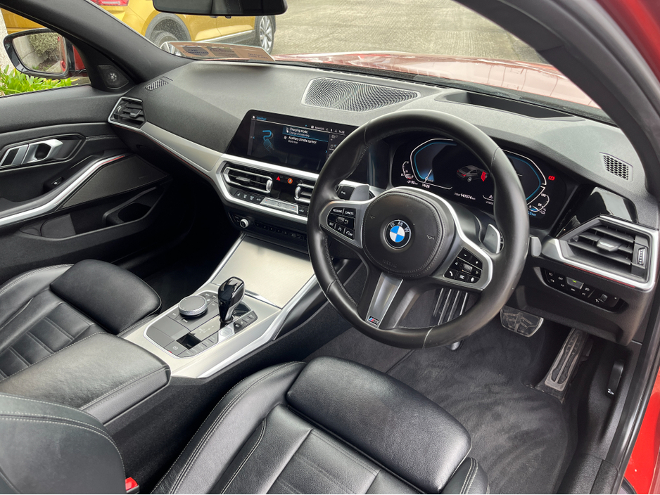 2019 BMW 3 Series - image 15