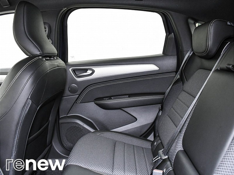 2025 Renault Arkana - image 11