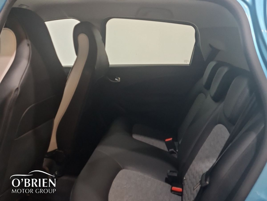 2021 Renault Zoe - image 10