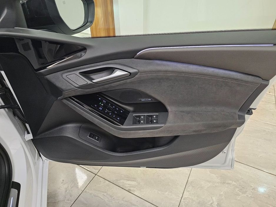 2025 Audi A6 Sportback e-tron - image 12