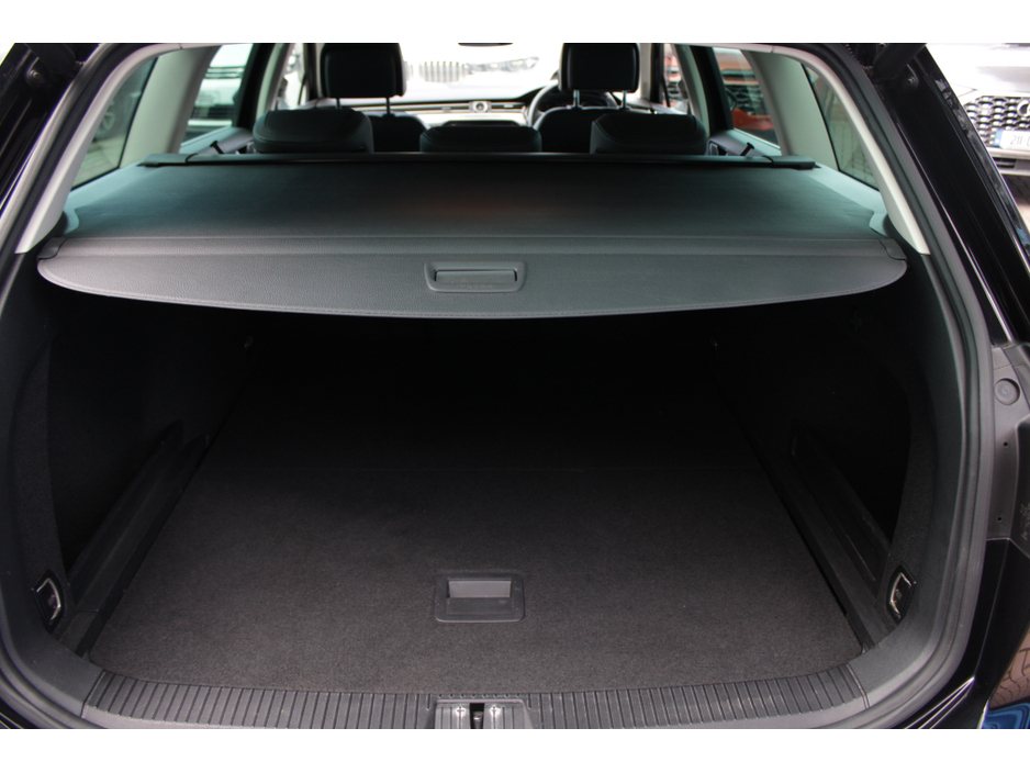 2018 Volkswagen Passat - image 18