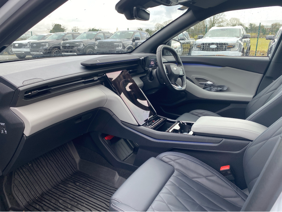 2025 Ford Explorer PREMIUM 77KWH EXTENDE