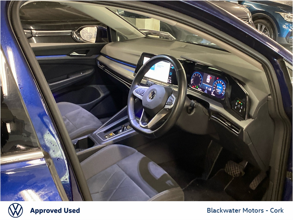 2021 Volkswagen Golf - image 8