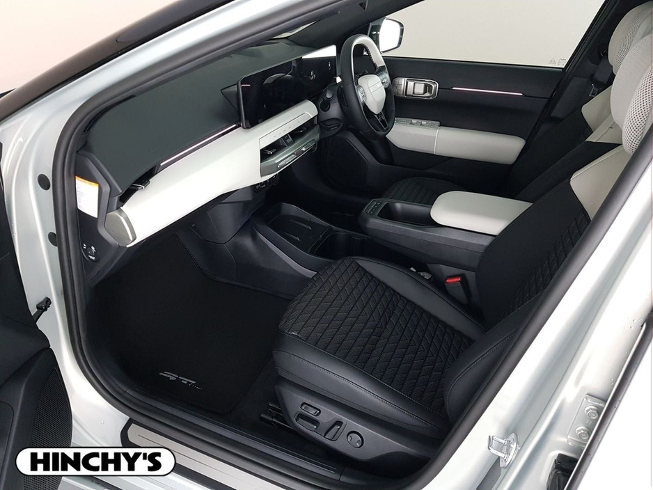 2026 Kia EV4 - image 4