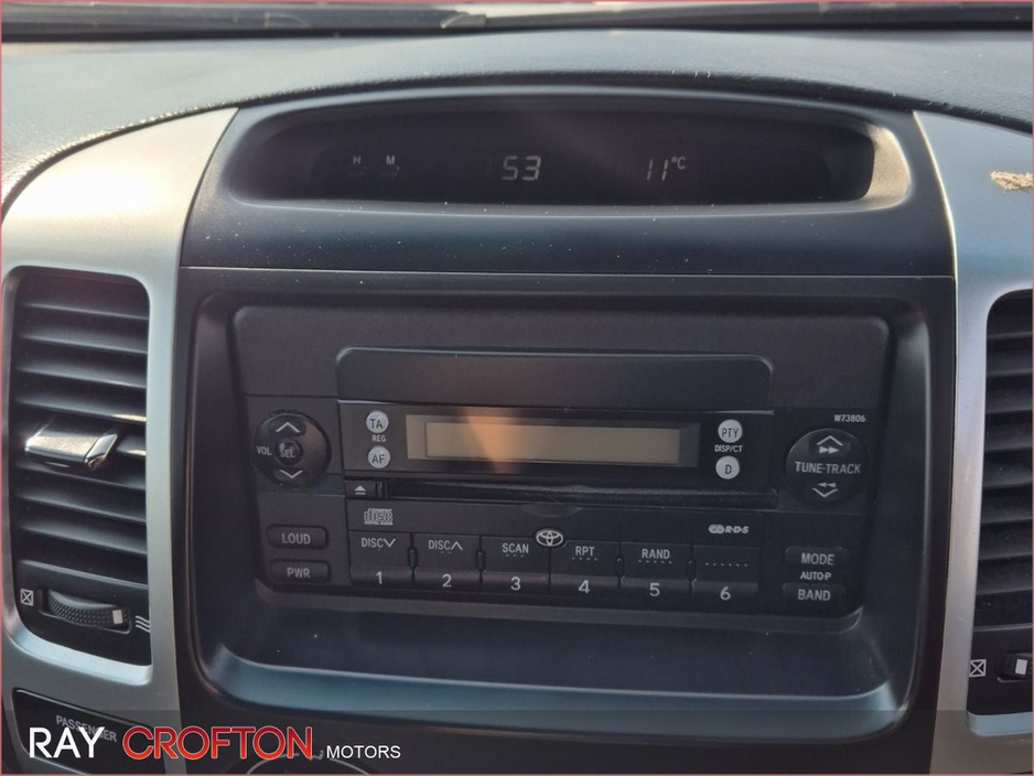 2006 Toyota Landcruiser - image 12