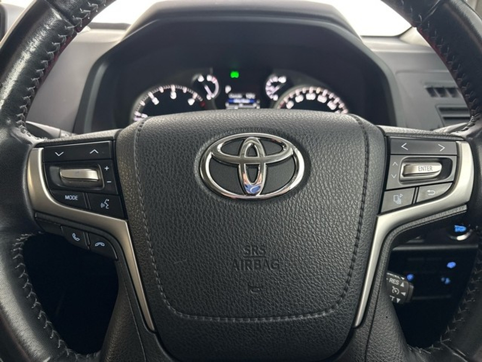 2023 Toyota Landcruiser - image 14