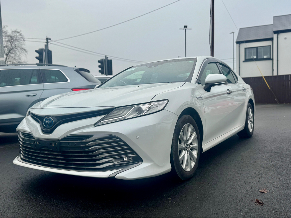 2019 Toyota Camry Hybrid – Pearl White, High Spec, JBL, Mint €20,750