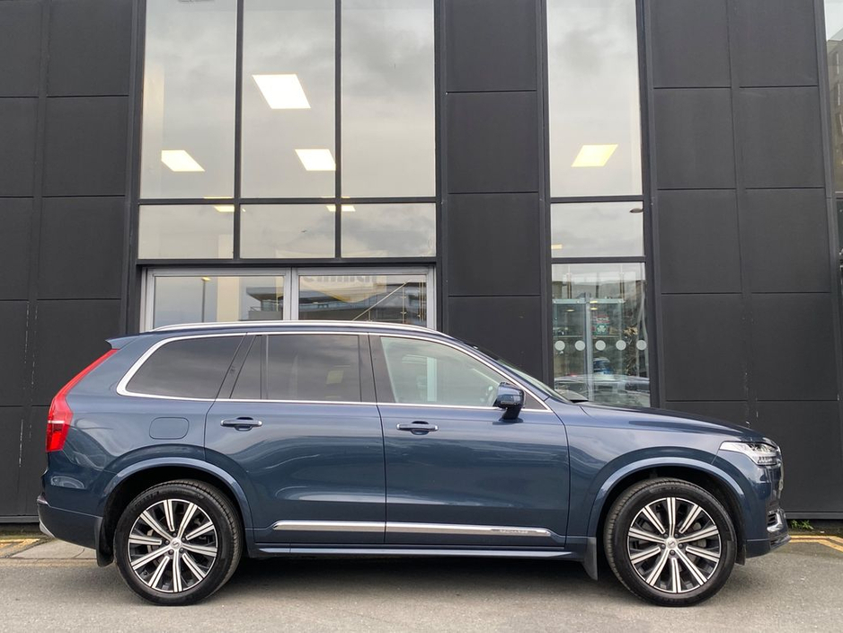 2022 Volvo XC90 - image 4