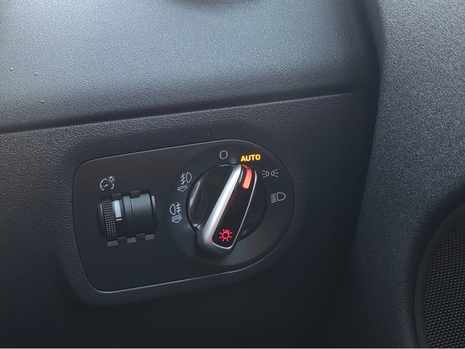 2012 Audi TT 1.8 TFSI AUTO FULL RED LEATHER SEATS REV CAMERA ALLOYS SIMI DEALERA €13,750