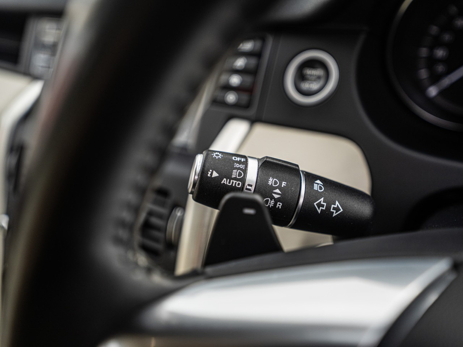 2016 Land Rover Discovery Sport - image 25