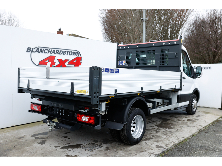 2025 Ford Cargo - image 5