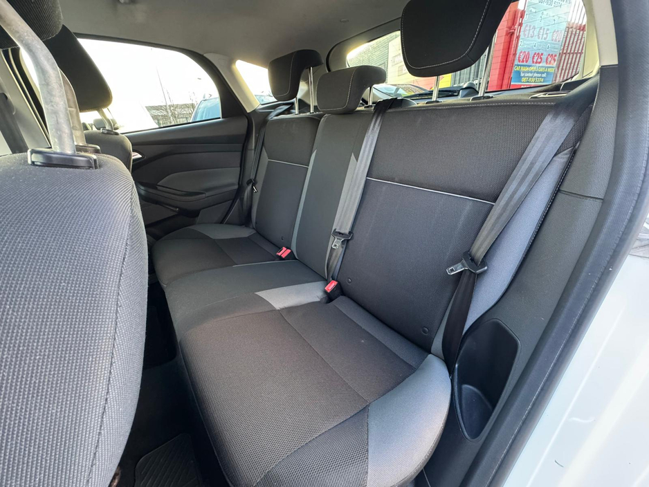 2012 Ford Focus - image 16