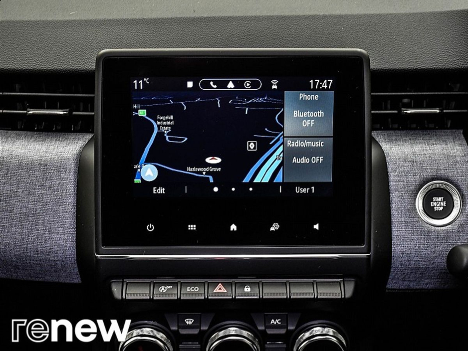 2025 Renault Clio - image 26