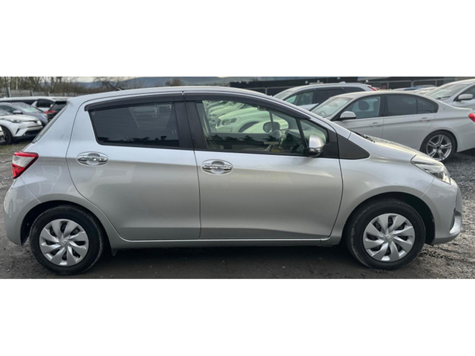 2019 Toyota Vitz - image 4