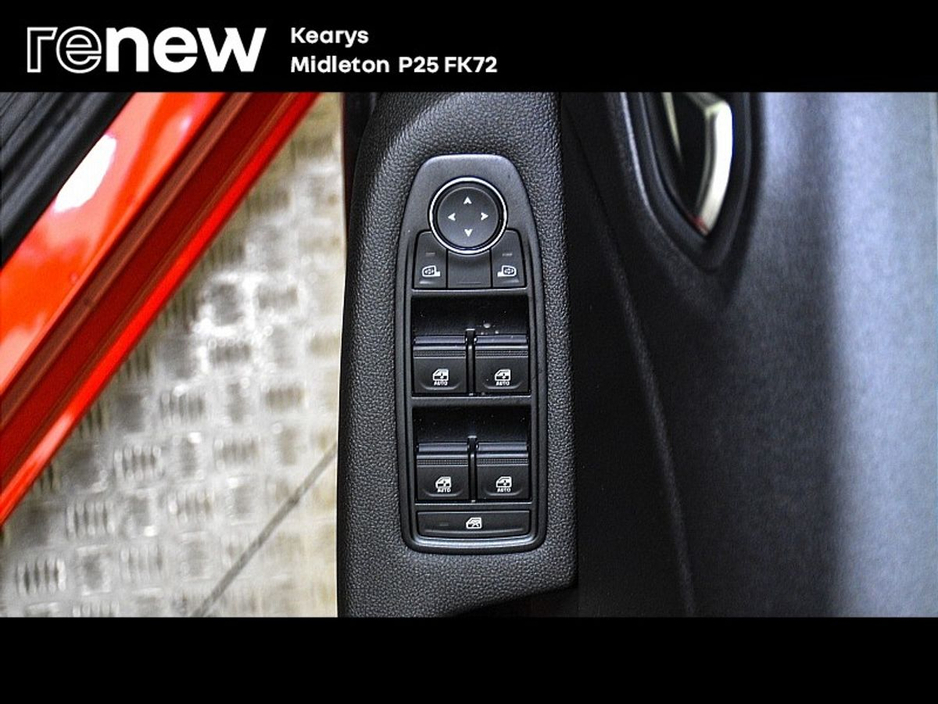 2023 Renault Clio - image 18