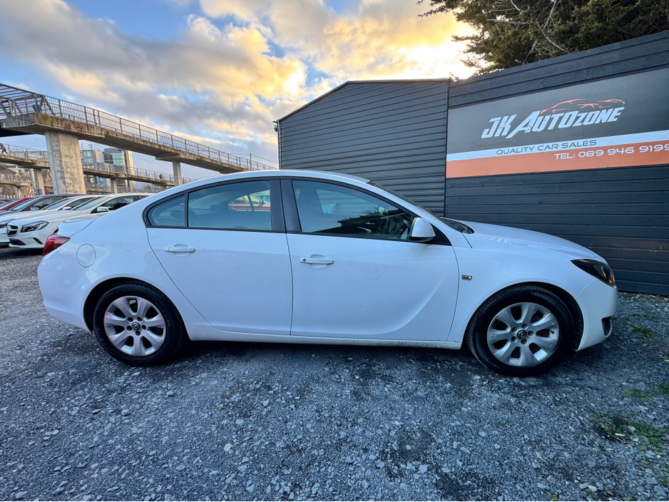 2016 Opel Insignia - image 6