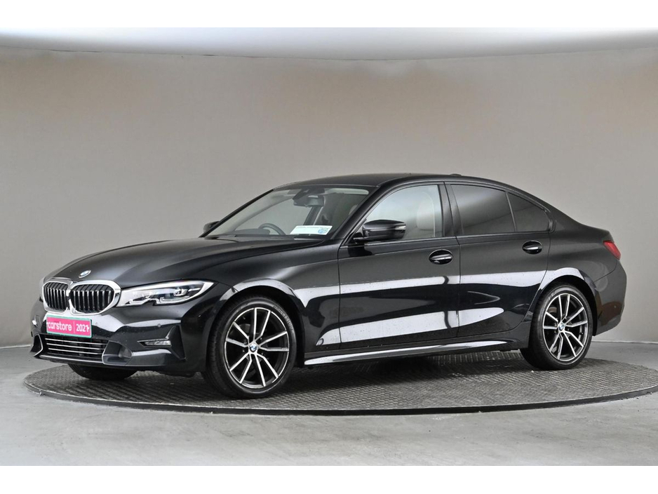 2021 BMW 3 Series - image 4