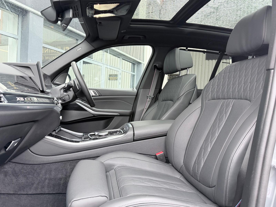 2024 BMW X5 - image 19