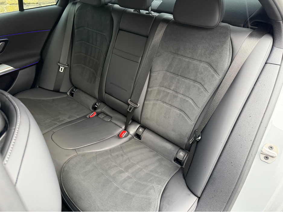 2024 Mercedes-Benz E Class STUNNING LOOKING URBAN EDITION HYBRID PHEV//STUNNING IN ALPINE GREY//VERY LOW MILEAGE//SIMI AND AA DEALER €66,950