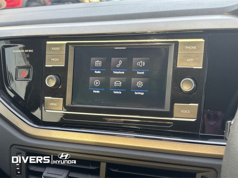 2021 Volkswagen Polo - image 12