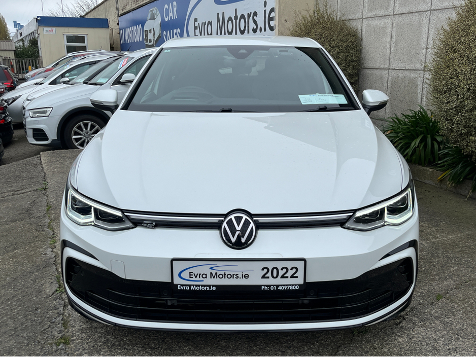 2022 Volkswagen Golf - image 2