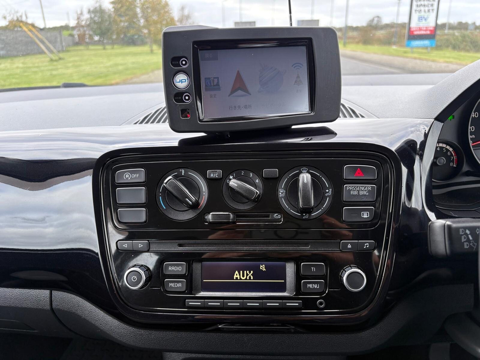 2015 Volkswagen up! - image 10