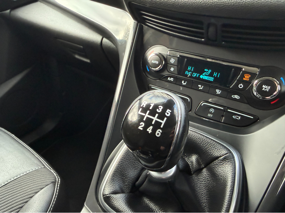 2016 Ford Kuga - image 20