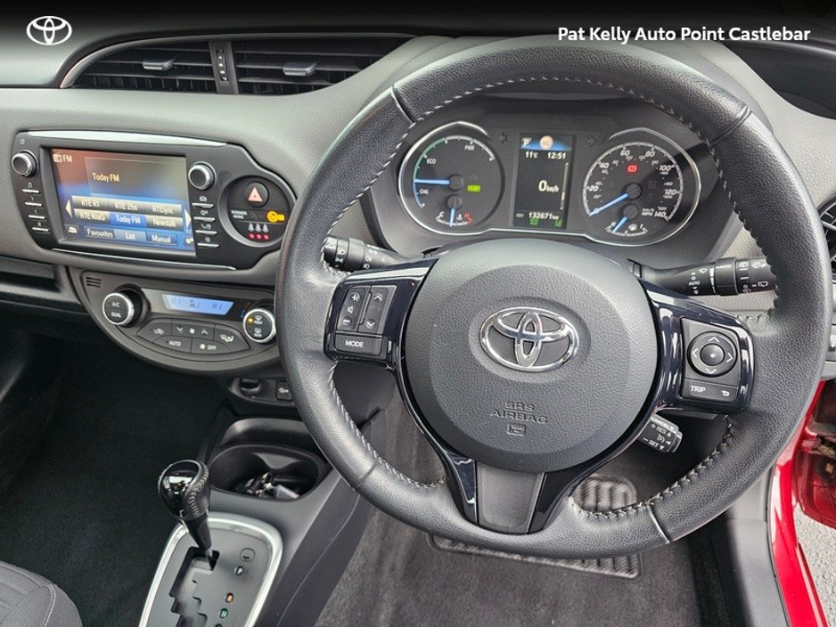 2018 Toyota Yaris - image 9