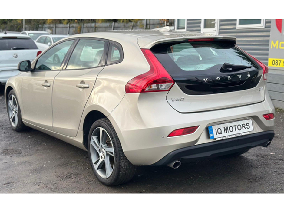 2016 Volvo V40 Cross Country 2.0L Diesel Automatic (9040) €13,495