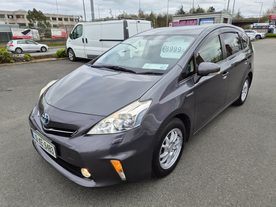 2012 Toyota Prius - image 8