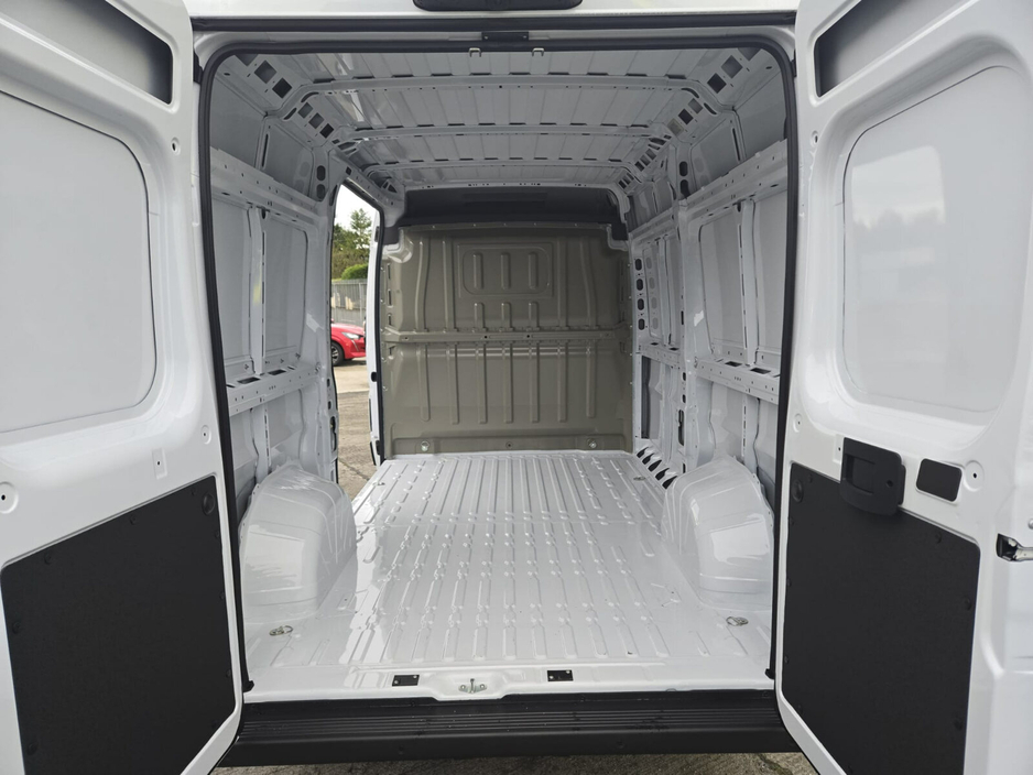 2026 Opel Movano  €28,750