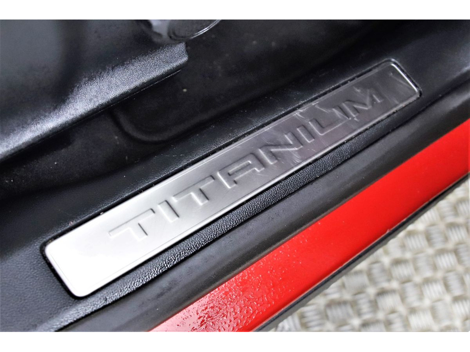 2020 Ford Kuga - image 23