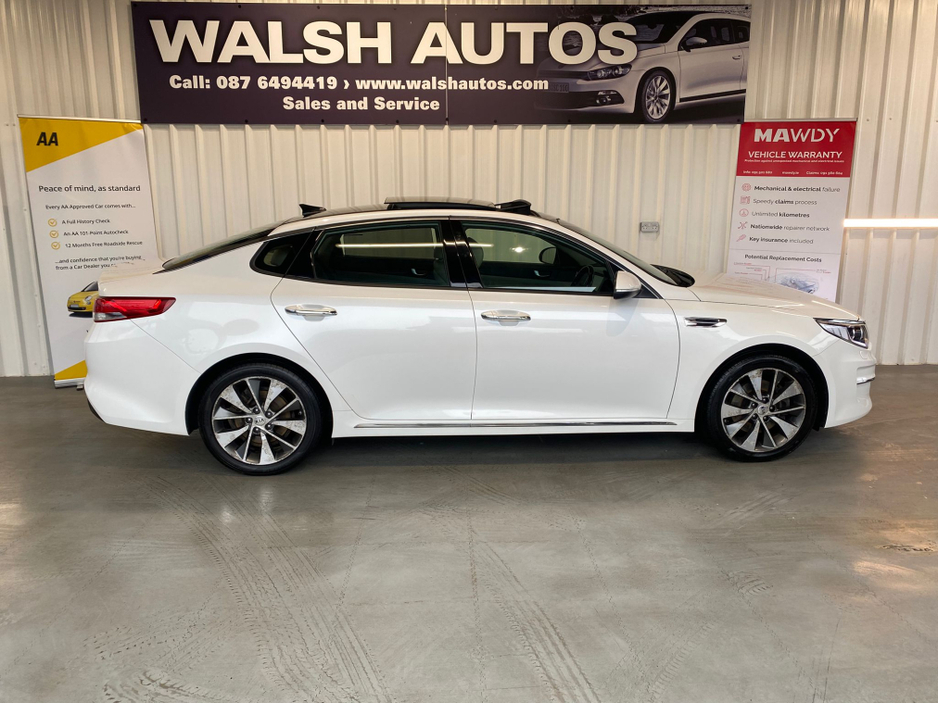 2016 Kia Optima - image 3