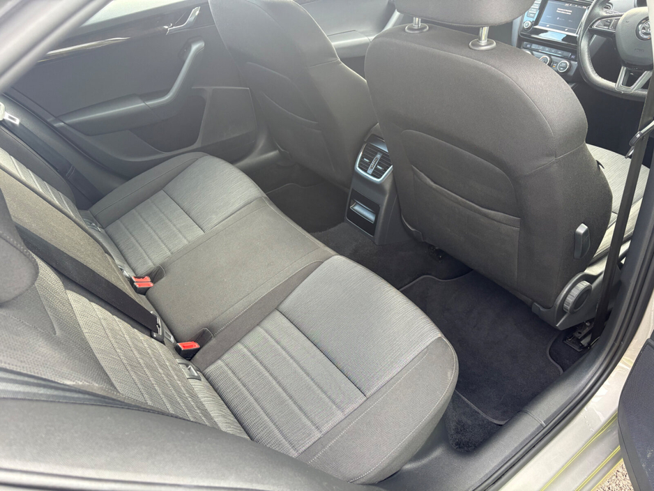2016 Skoda Octavia - image 5