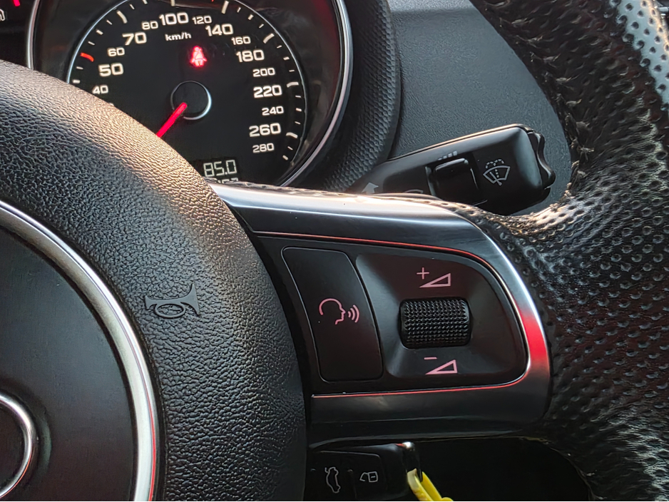 2014 Audi TT - image 19