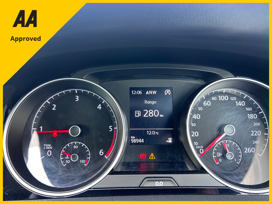 2016 Volkswagen Golf - image 17