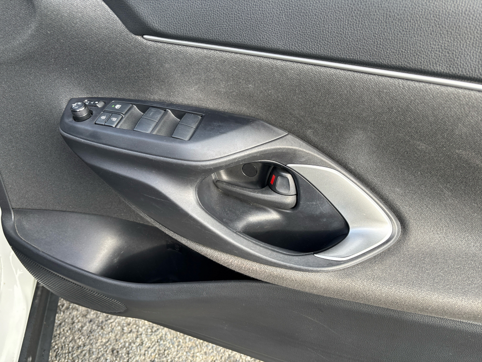 2020 Toyota Yaris Cross - image 11