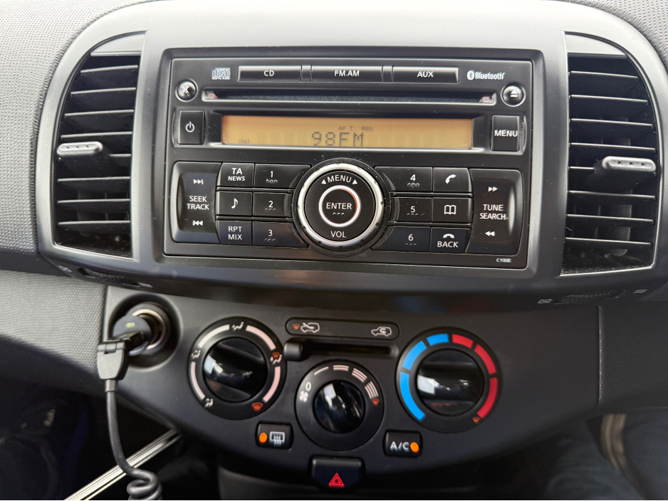 2010 Nissan Micra - image 17