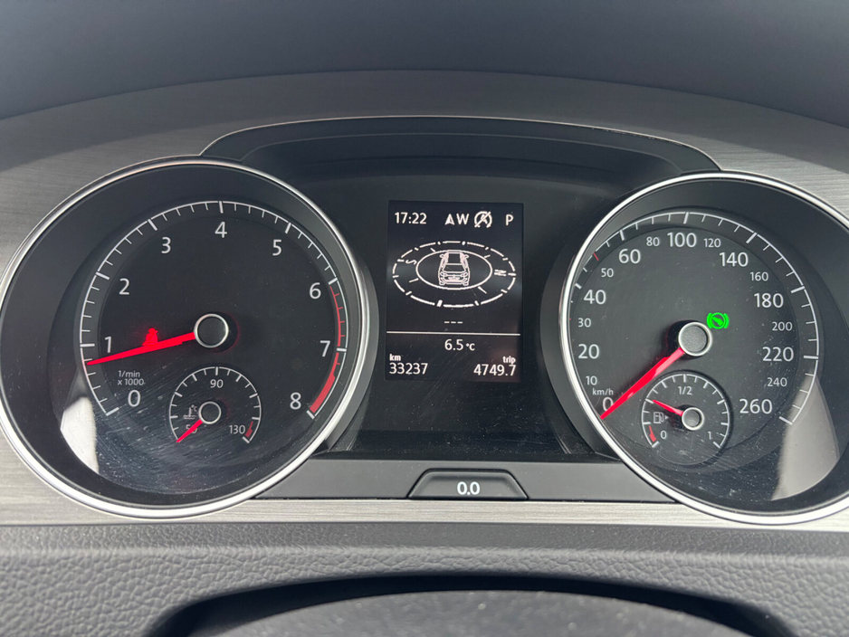 2016 Volkswagen Golf - image 16