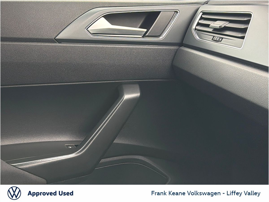 2023 Volkswagen Polo - image 18