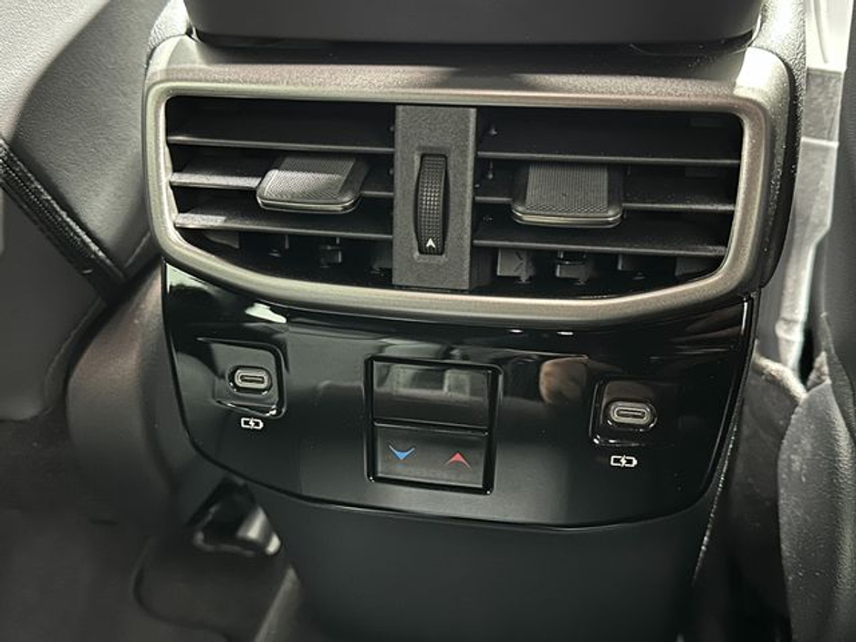 2025 Lexus RX 450h+ - image 26